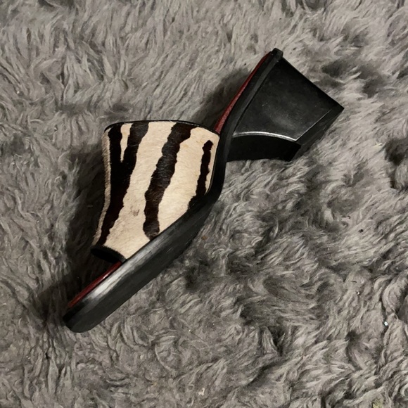 Enzo angiolini zebra slip on wedges 6 1/2 M - Picture 3 of 4
